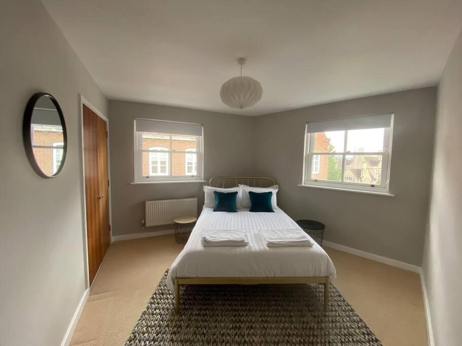 The Penthouse, Apartment Winchester